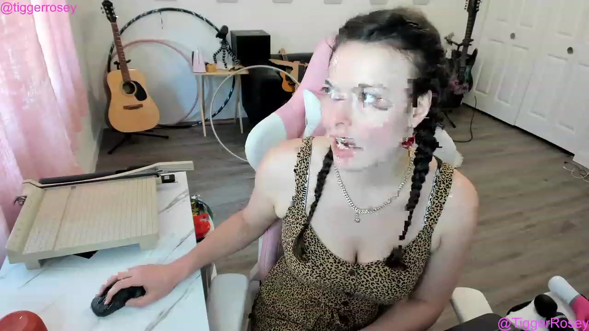 Gallery image thumbnail from TiggerRosey's myfreecams stream on, 05/25/2023, 23:42 image 13 of 20