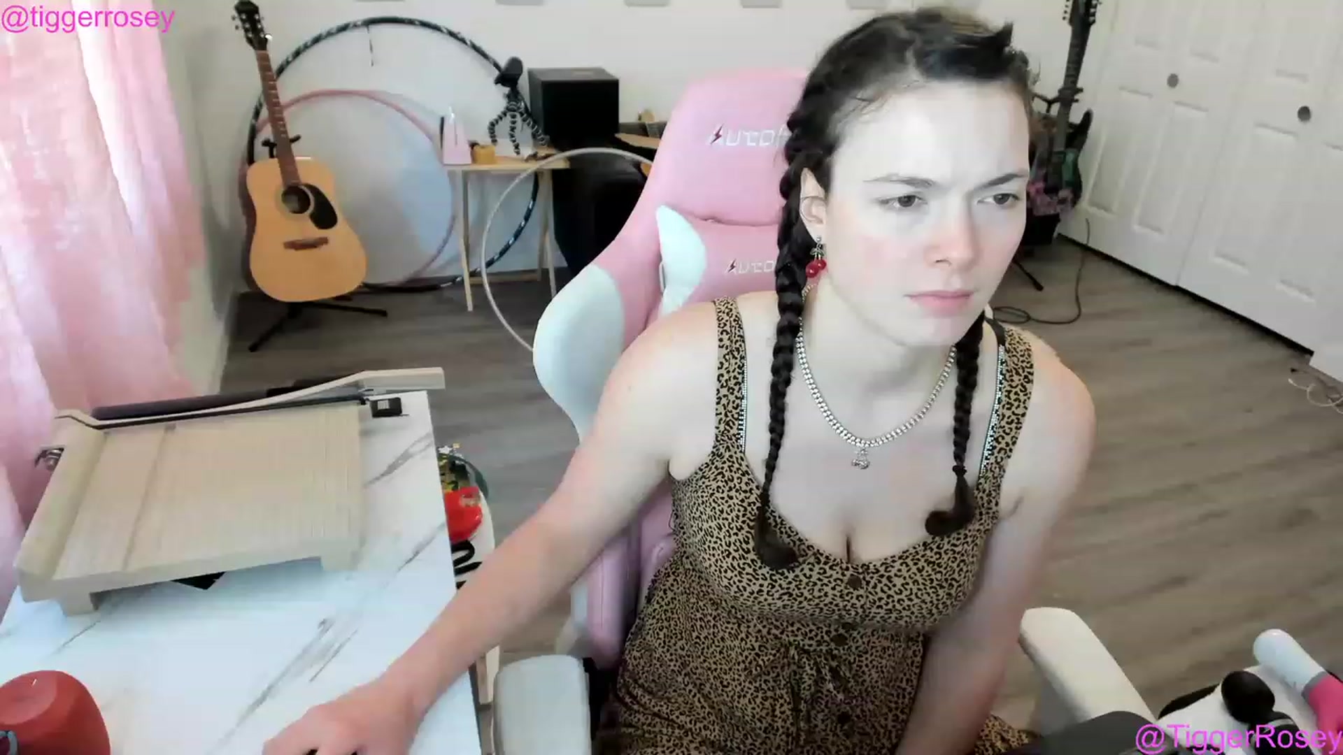 Gallery image thumbnail from TiggerRosey's myfreecams stream on, 05/25/2023, 23:42 image 9 of 20