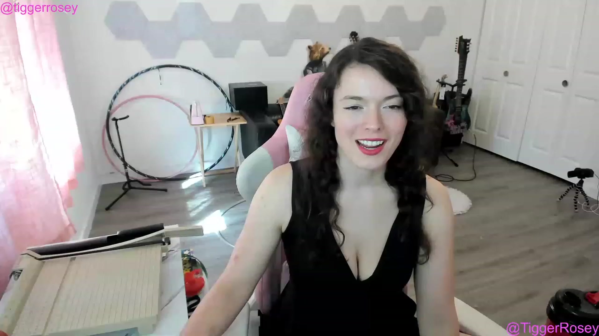 Gallery image thumbnail from TiggerRosey's myfreecams stream on, 05/27/2023, 24:02 image 14 of 20