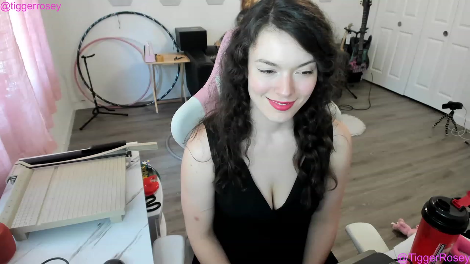 Gallery image thumbnail from TiggerRosey's myfreecams stream on, 05/27/2023, 24:02 image 2 of 20