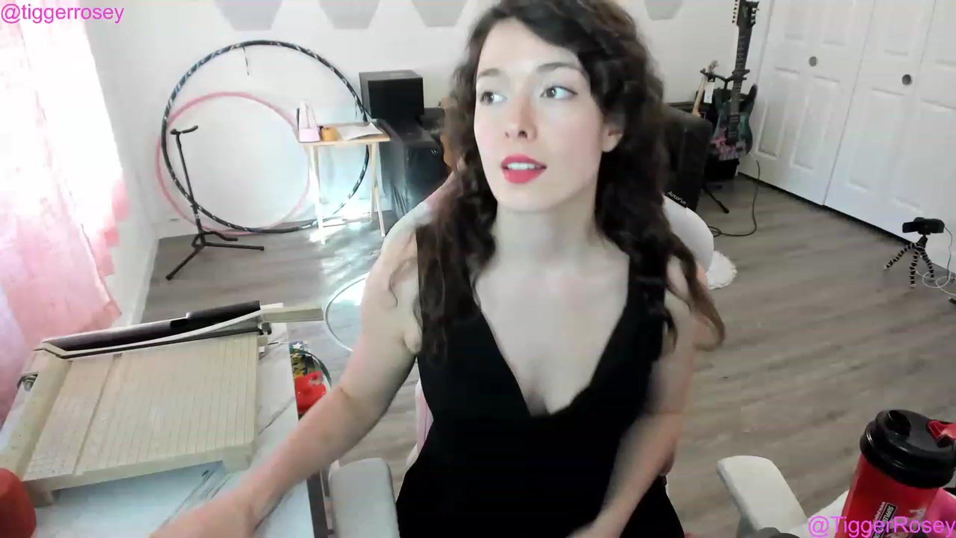 Gallery image thumbnail from TiggerRosey's myfreecams stream on, 05/27/2023, 24:02 image 20 of 20