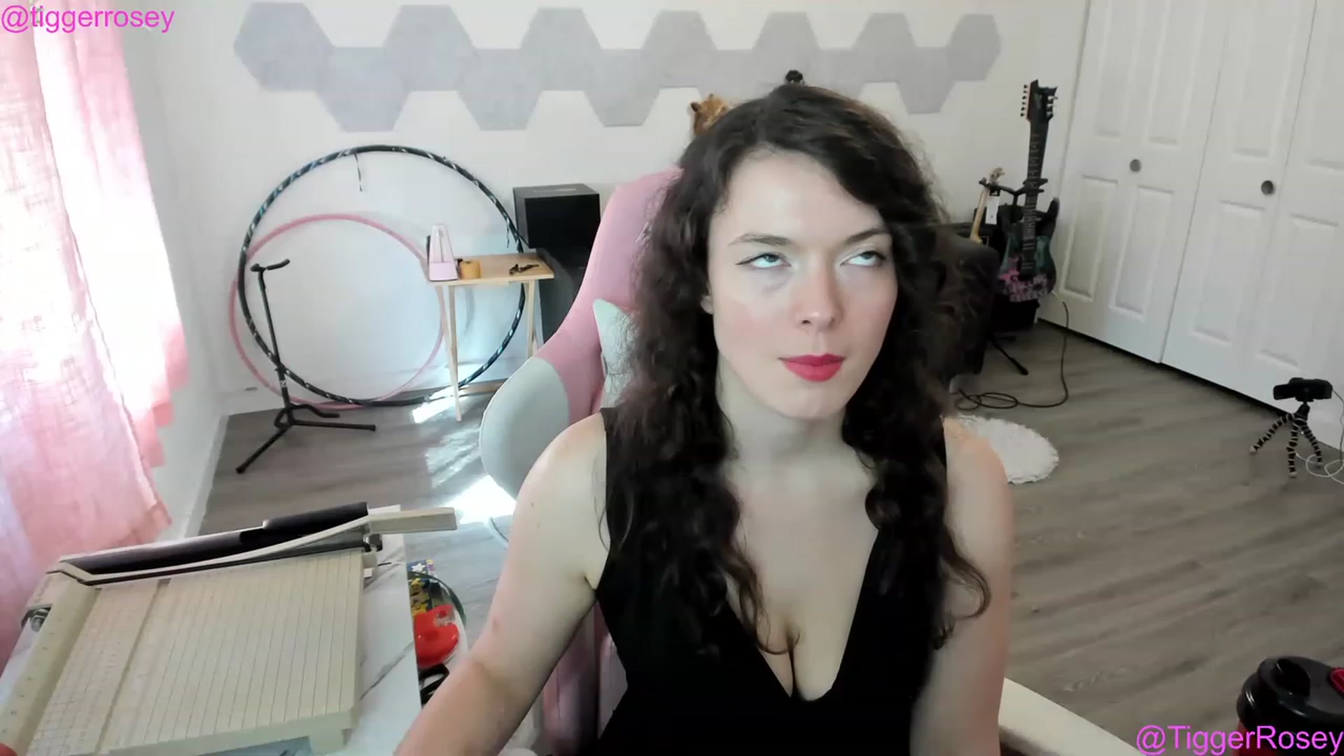 Gallery image thumbnail from TiggerRosey's myfreecams stream on, 05/27/2023, 24:02 image 15 of 20