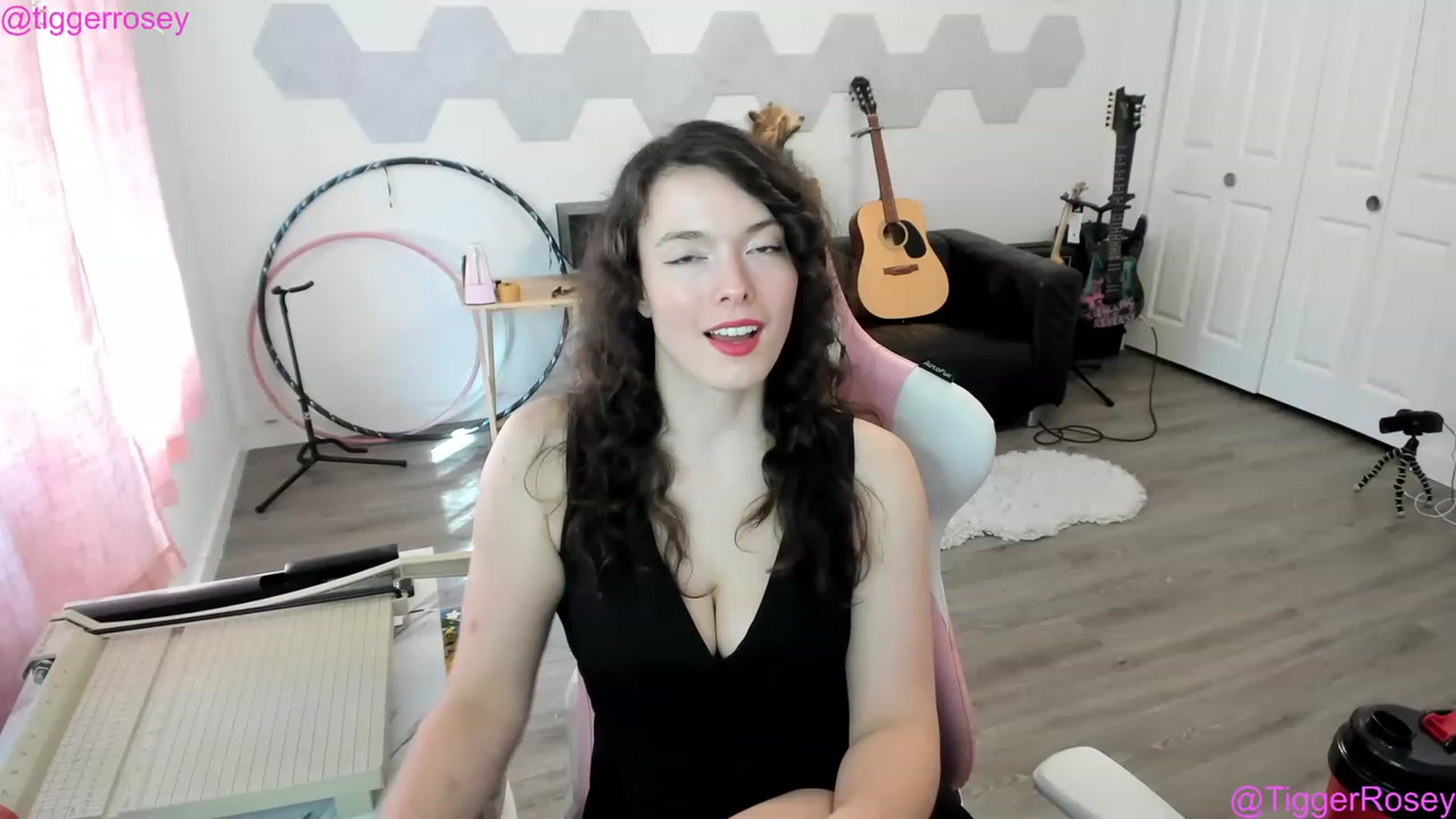 Gallery image thumbnail from TiggerRosey's myfreecams stream on, 05/27/2023, 24:02 image 12 of 20