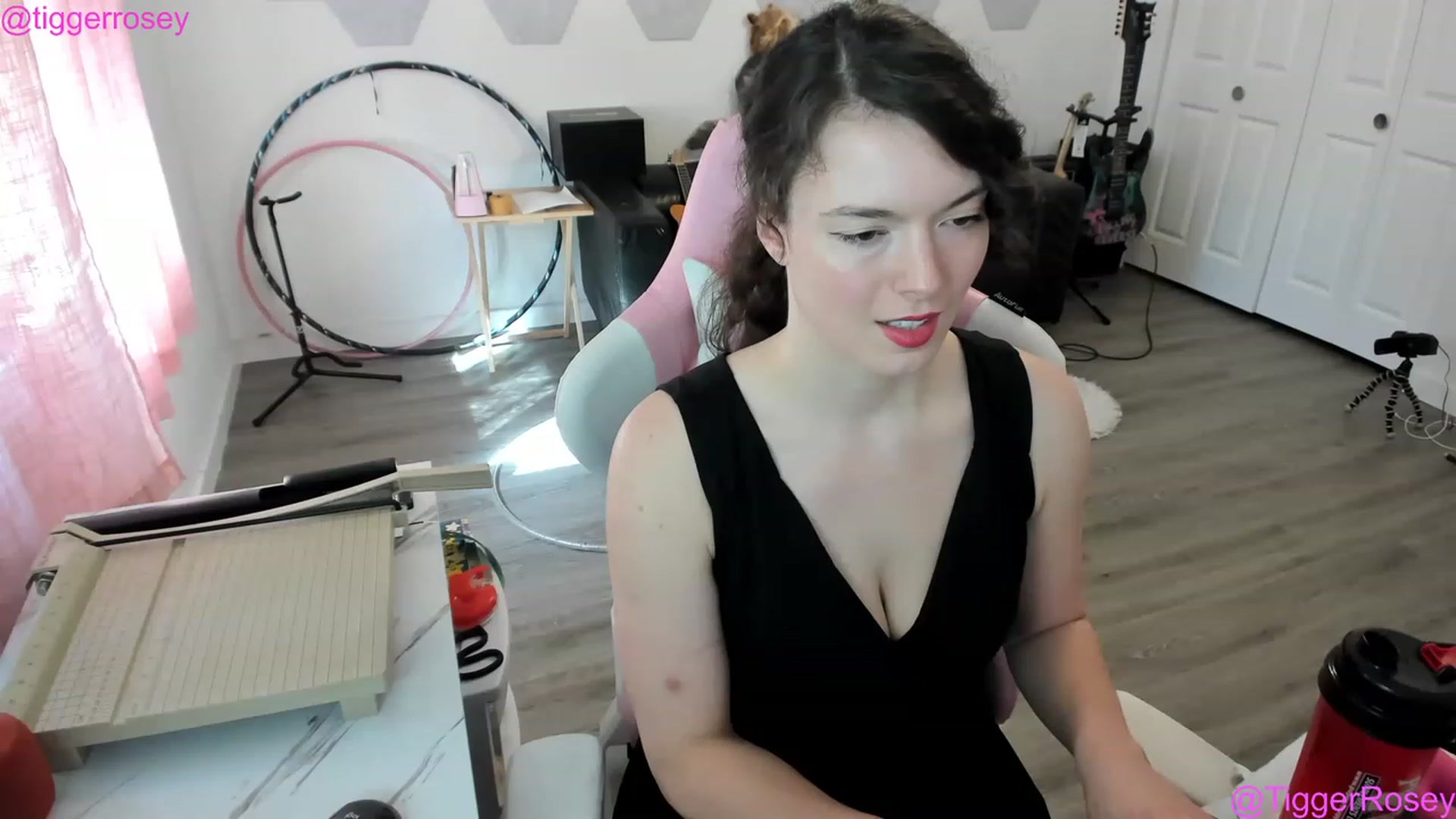 Gallery image thumbnail from TiggerRosey's myfreecams stream on, 05/27/2023, 24:02 image 17 of 20