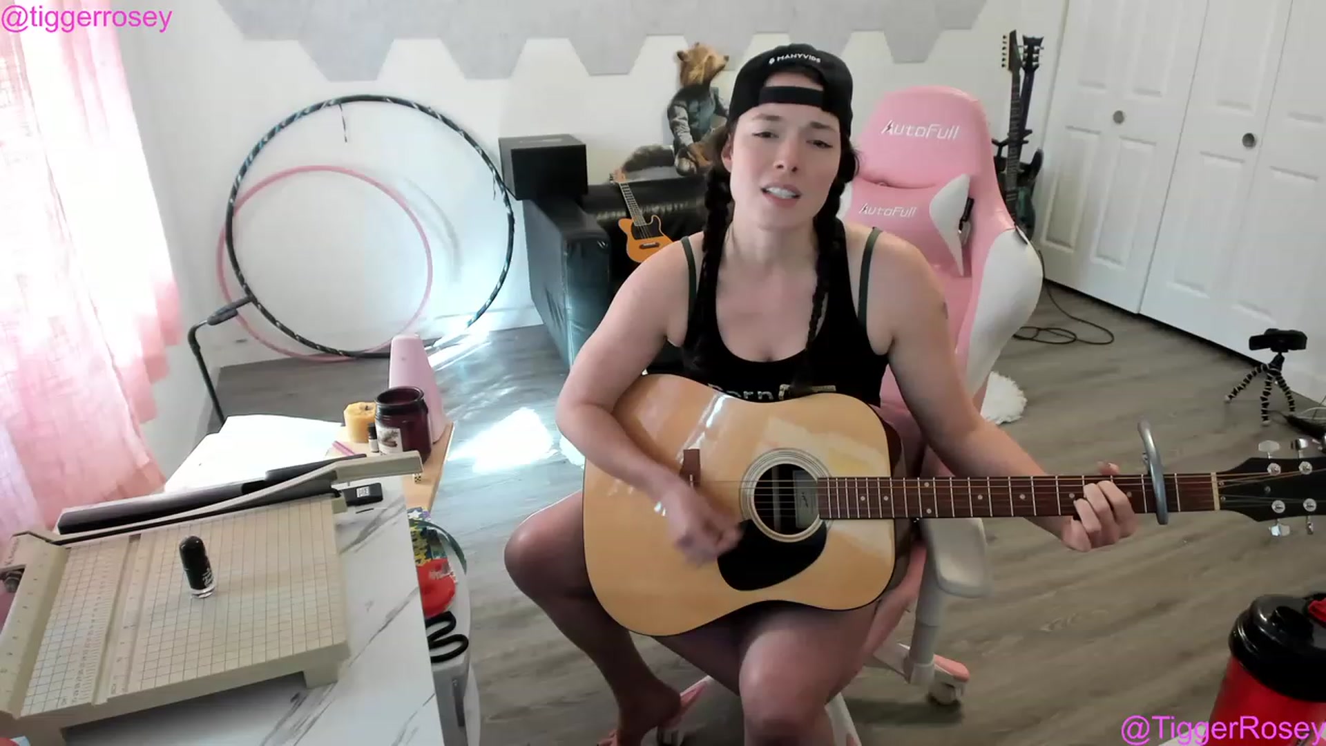 Gallery image thumbnail from TiggerRosey's myfreecams stream on, 05/31/2023, 24:28 image 14 of 20