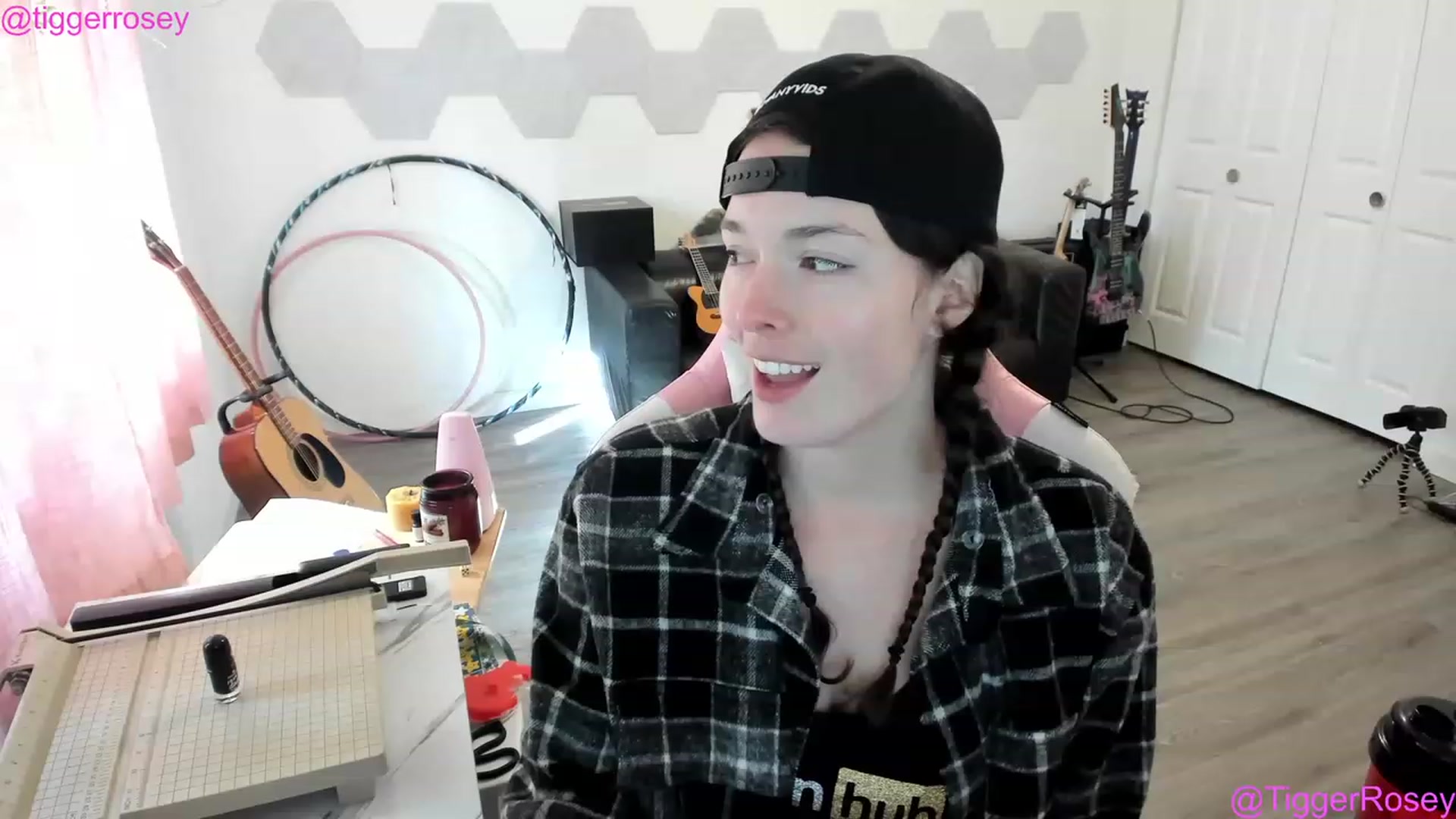 Gallery image thumbnail from TiggerRosey's myfreecams stream on, 05/31/2023, 24:28 image 19 of 20