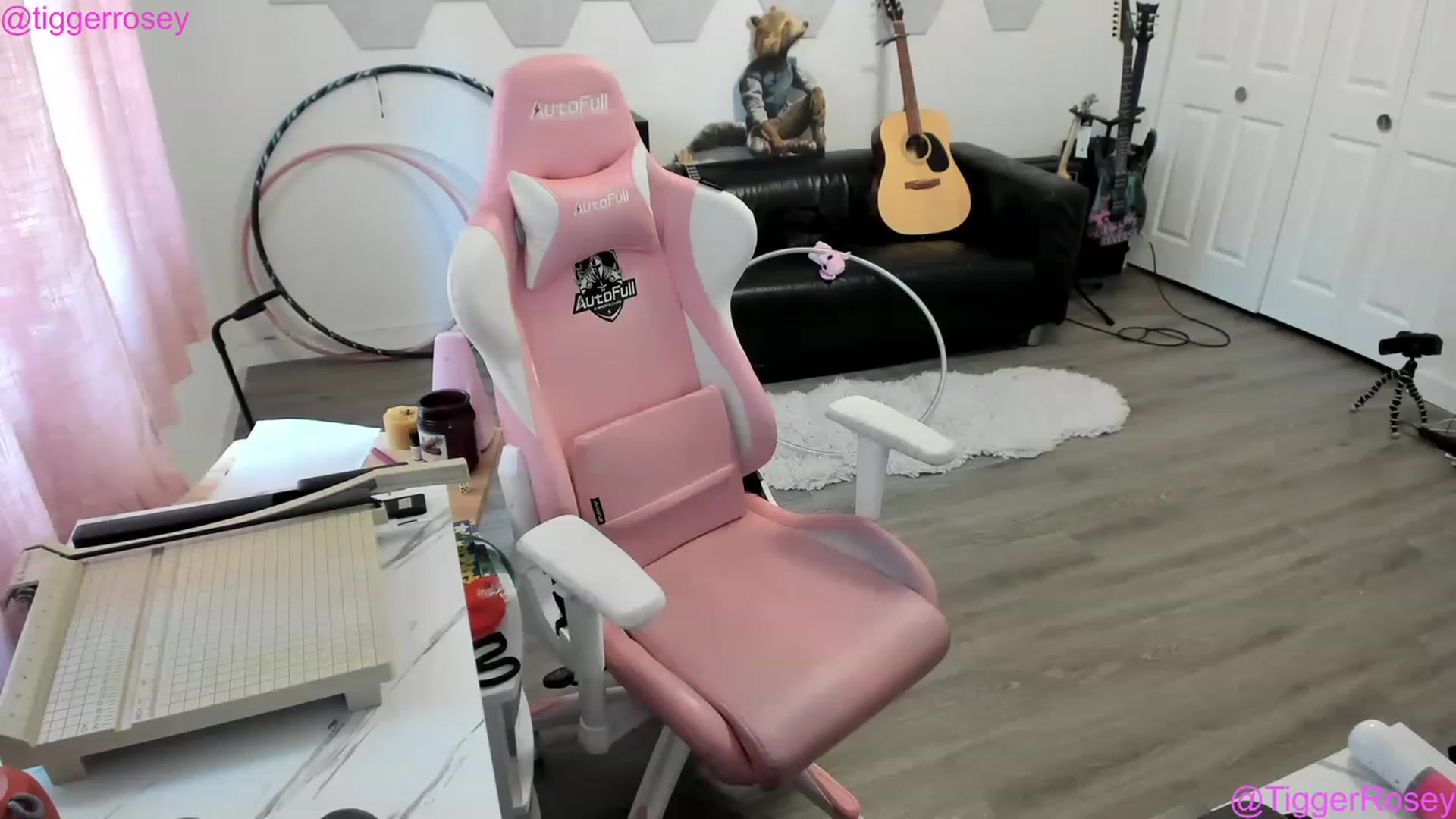 Gallery image thumbnail from TiggerRosey's myfreecams stream on, 05/31/2023, 24:28 image 1 of 20