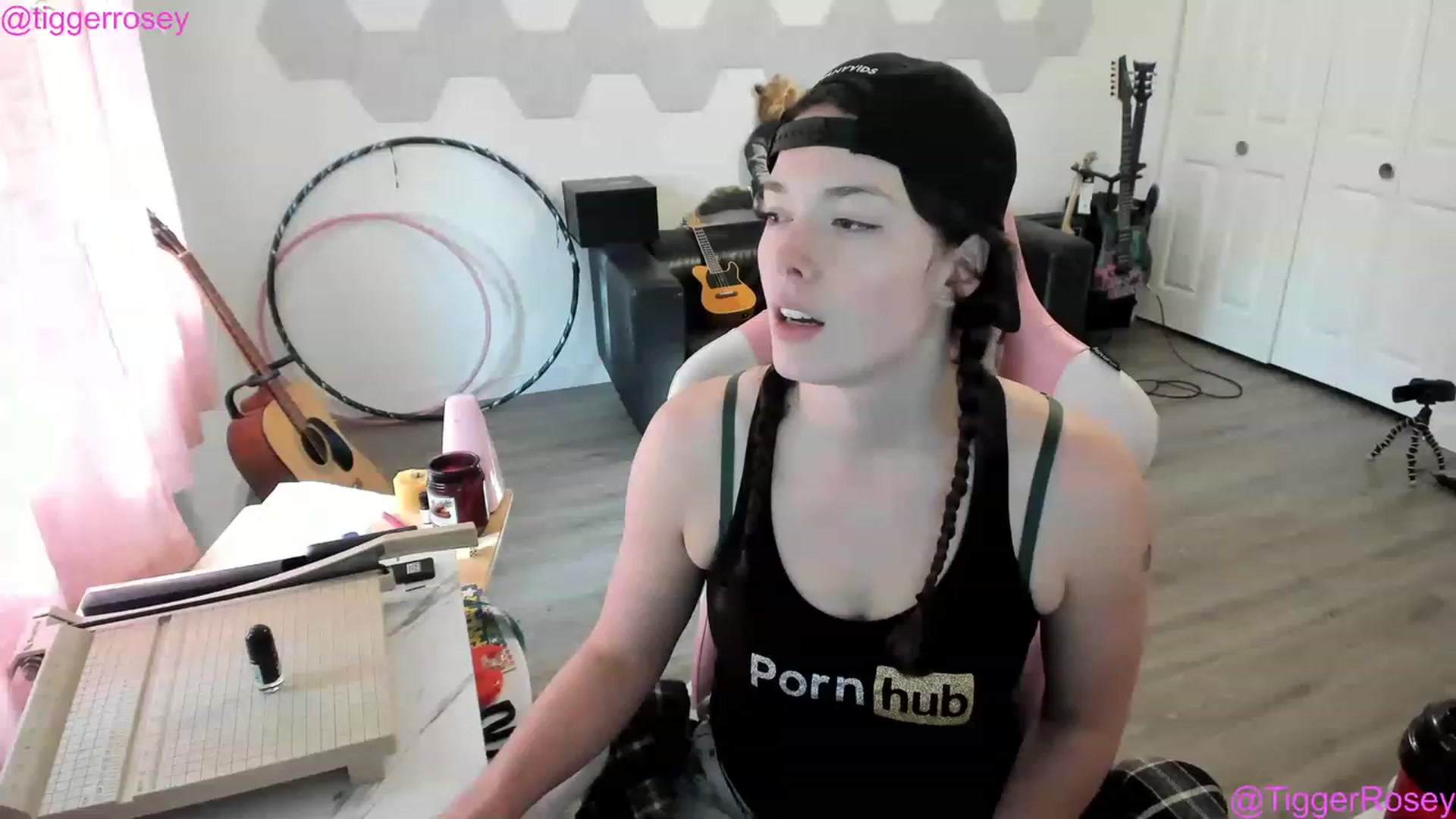 Gallery image thumbnail from TiggerRosey's myfreecams stream on, 05/31/2023, 01:27 image 1 of 20