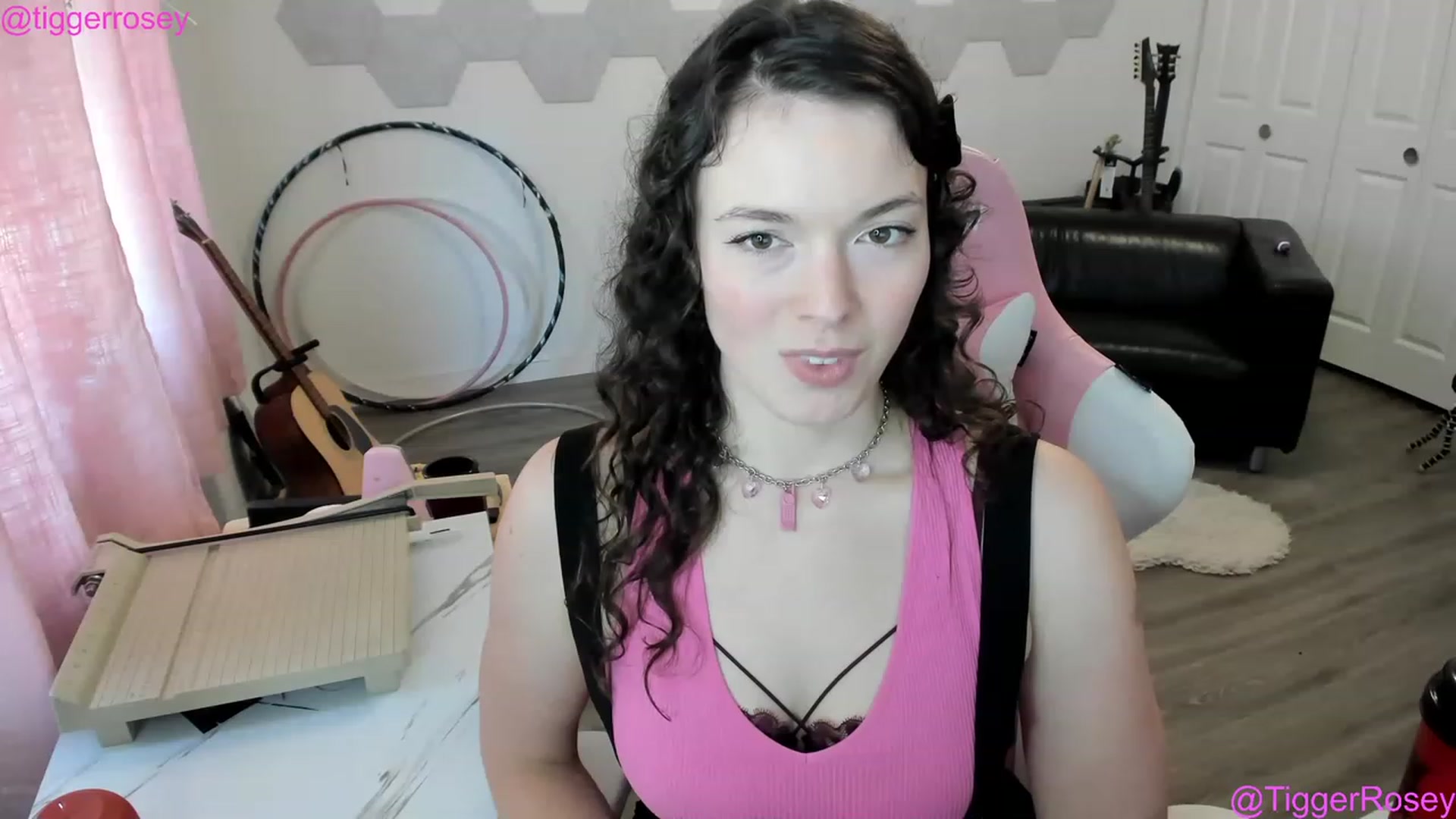 Gallery image thumbnail from TiggerRosey's myfreecams stream on, 06/02/2023, 22:56 image 10 of 20