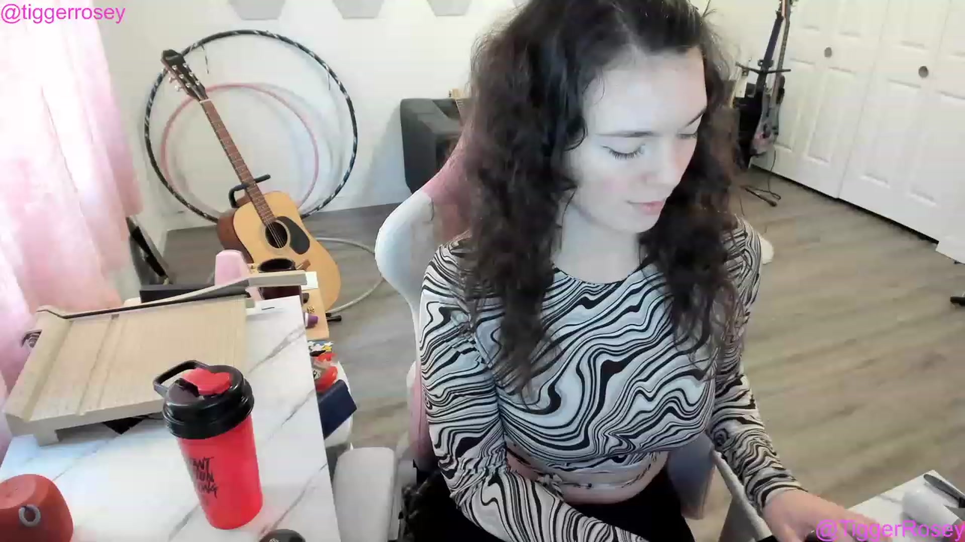 Gallery image thumbnail from TiggerRosey's myfreecams stream on, 06/06/2023, 23:38 image 1 of 20