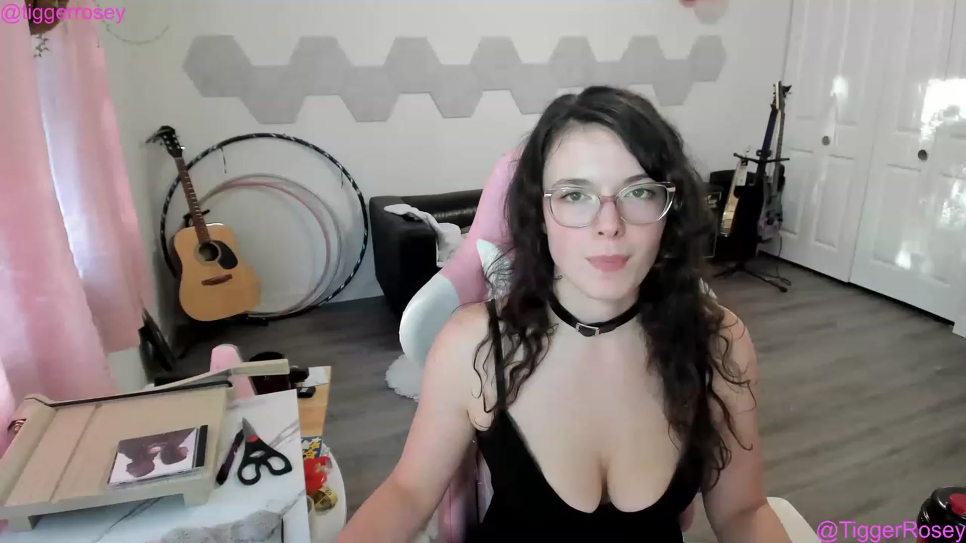 Gallery image thumbnail from TiggerRosey's myfreecams stream on, 06/08/2023, 03:47 image 5 of 20