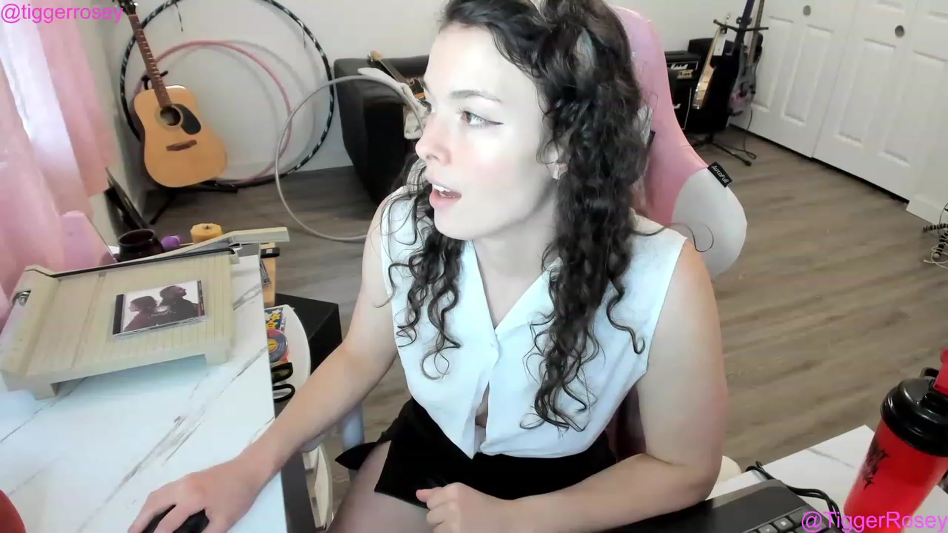 Gallery image thumbnail from TiggerRosey's myfreecams stream on, 06/10/2023, 24:14 image 3 of 20