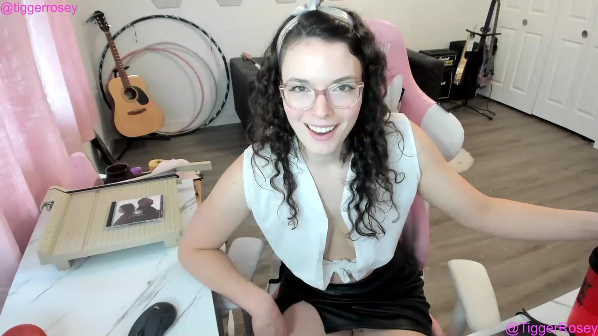 Gallery image thumbnail from TiggerRosey's myfreecams stream on, 06/10/2023, 24:14 image 13 of 20