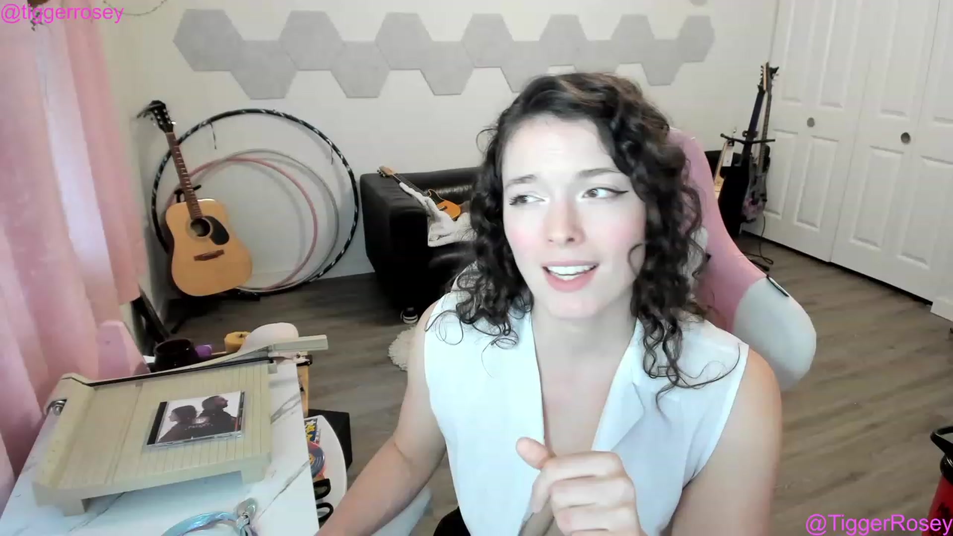 Gallery image thumbnail from TiggerRosey's myfreecams stream on, 06/10/2023, 01:43 image 10 of 20