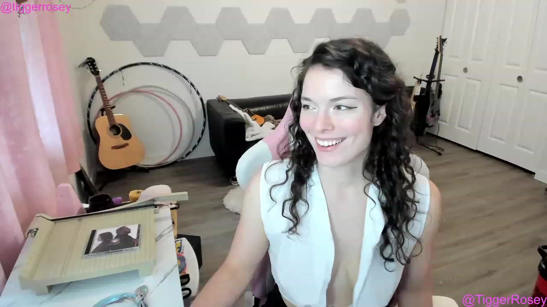 Gallery image thumbnail from TiggerRosey's myfreecams stream on, 06/10/2023, 01:43 image 7 of 20