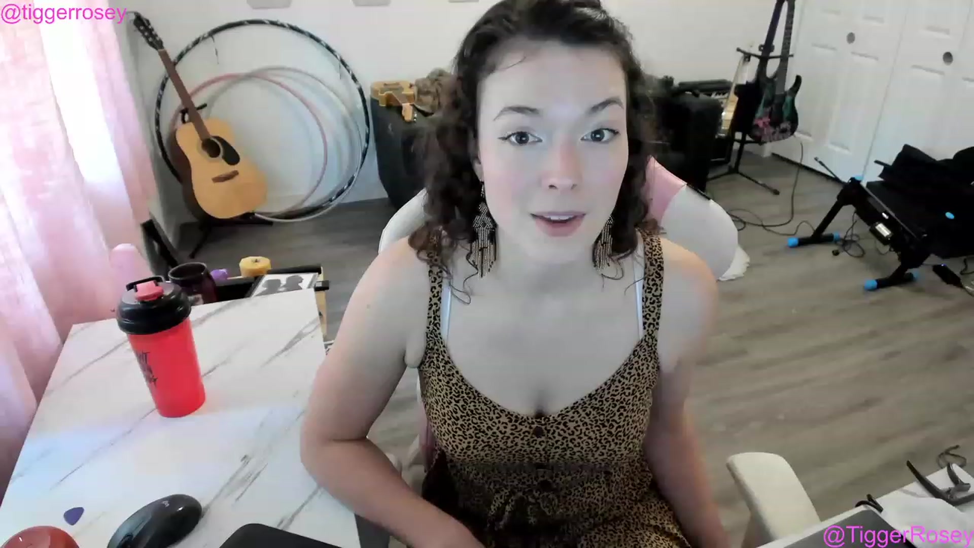 Gallery image thumbnail from TiggerRosey's myfreecams stream on, 06/15/2023, 24:27 image 2 of 20