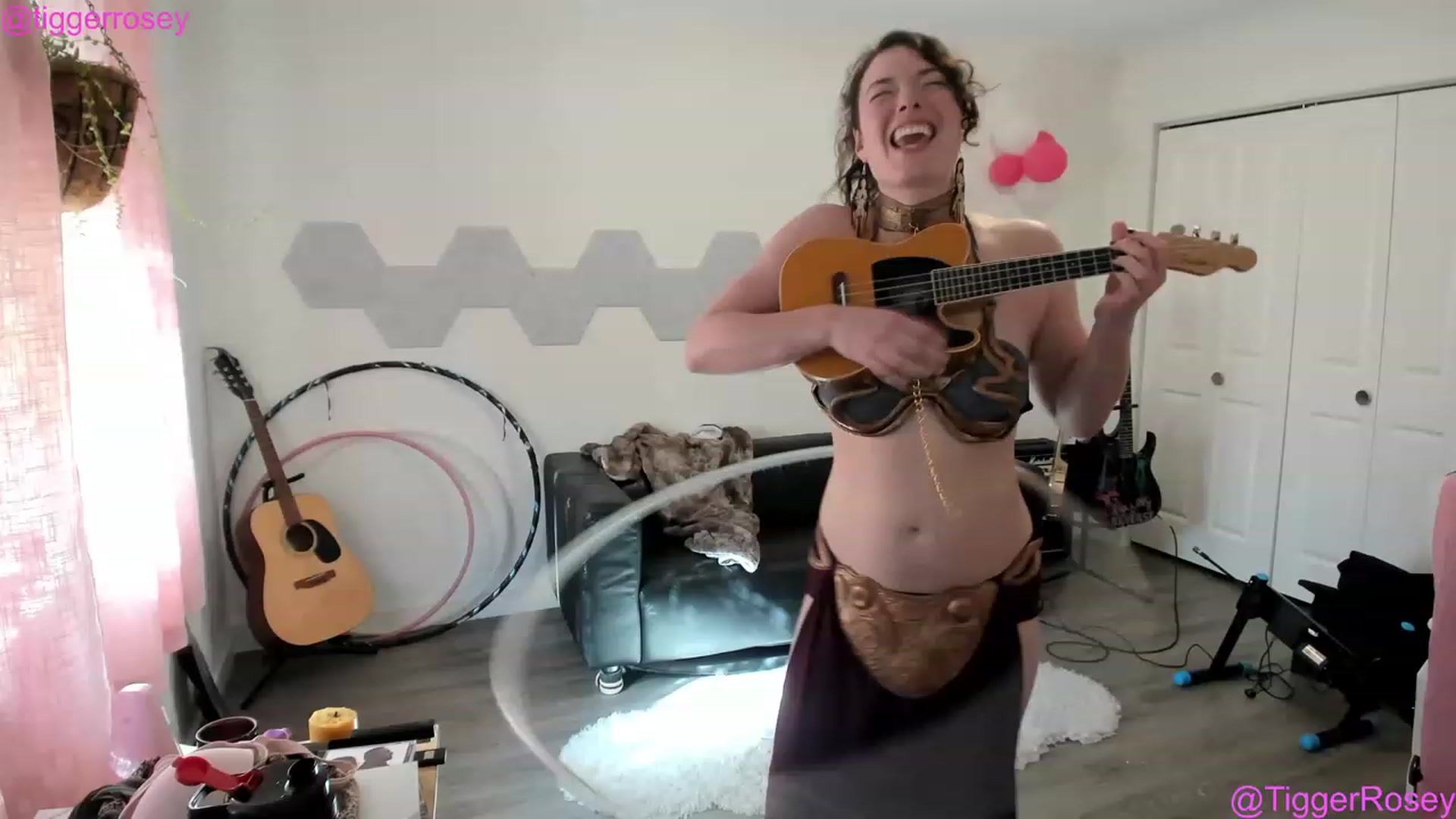 Gallery image thumbnail from TiggerRosey's myfreecams stream on, 06/15/2023, 01:16 image 10 of 20