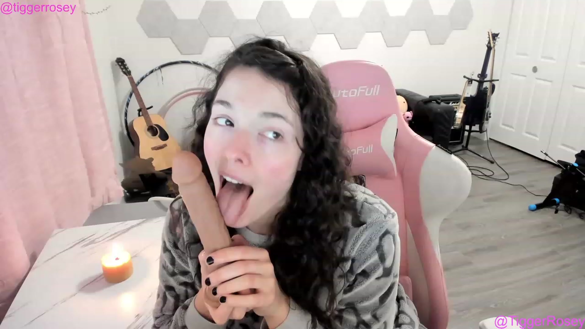 Gallery image thumbnail from TiggerRosey's myfreecams stream on, 06/16/2023, 06:04 image 12 of 20