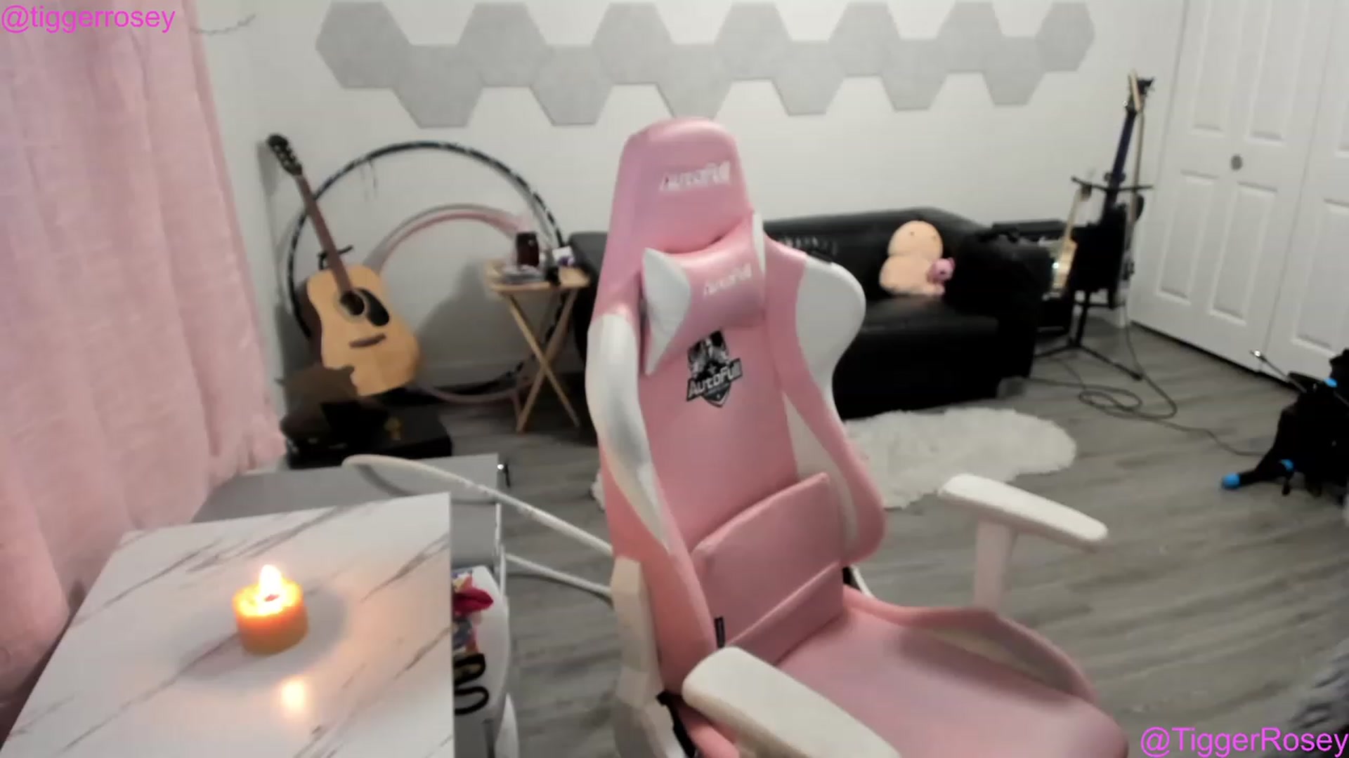 Gallery image thumbnail from TiggerRosey's myfreecams stream on, 06/16/2023, 06:04 image 10 of 20