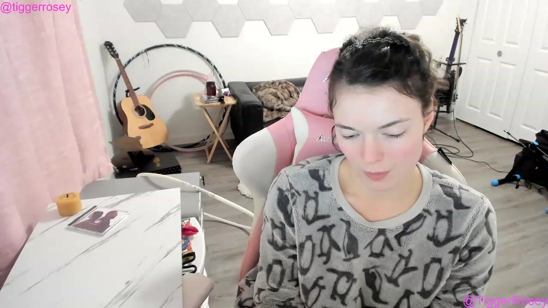 Gallery image thumbnail from TiggerRosey's myfreecams stream on, 06/16/2023, 07:06 image 7 of 20