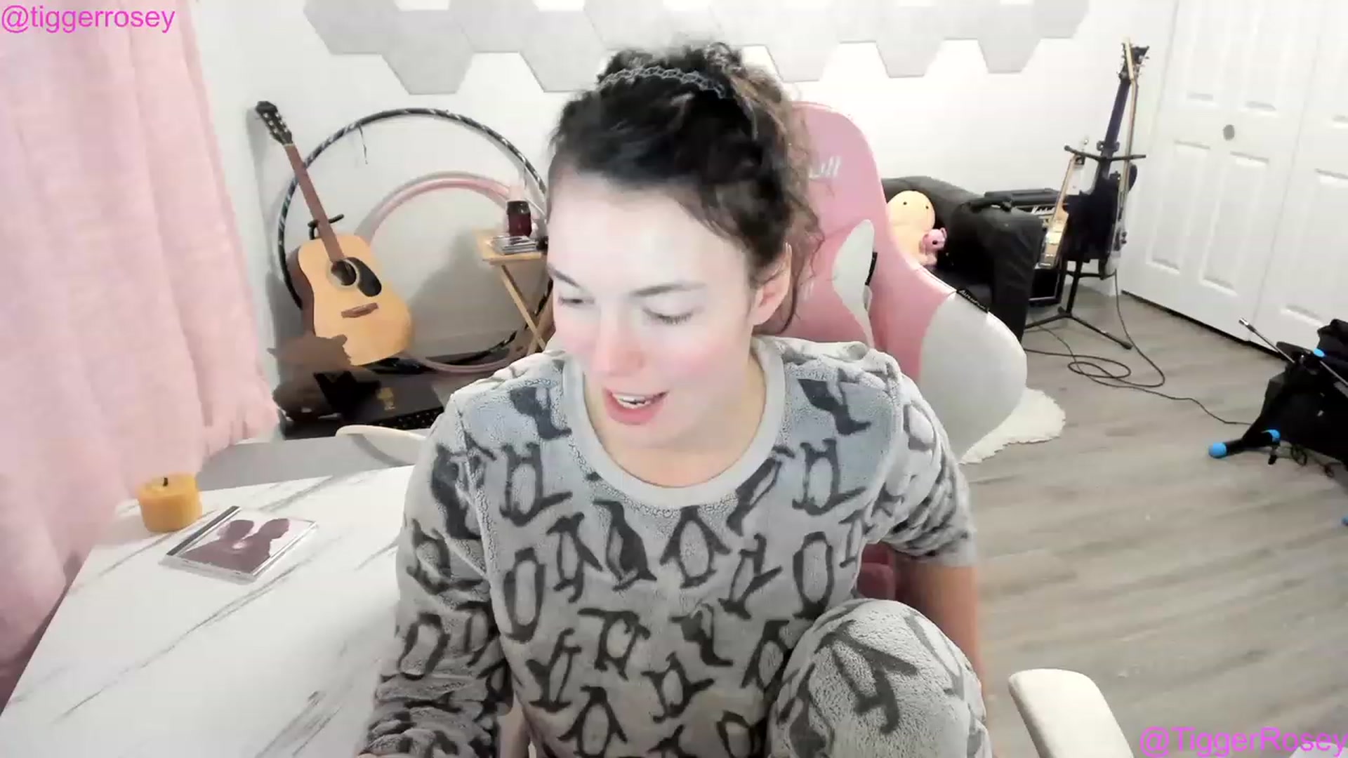 Gallery image thumbnail from TiggerRosey's myfreecams stream on, 06/16/2023, 07:06 image 2 of 20