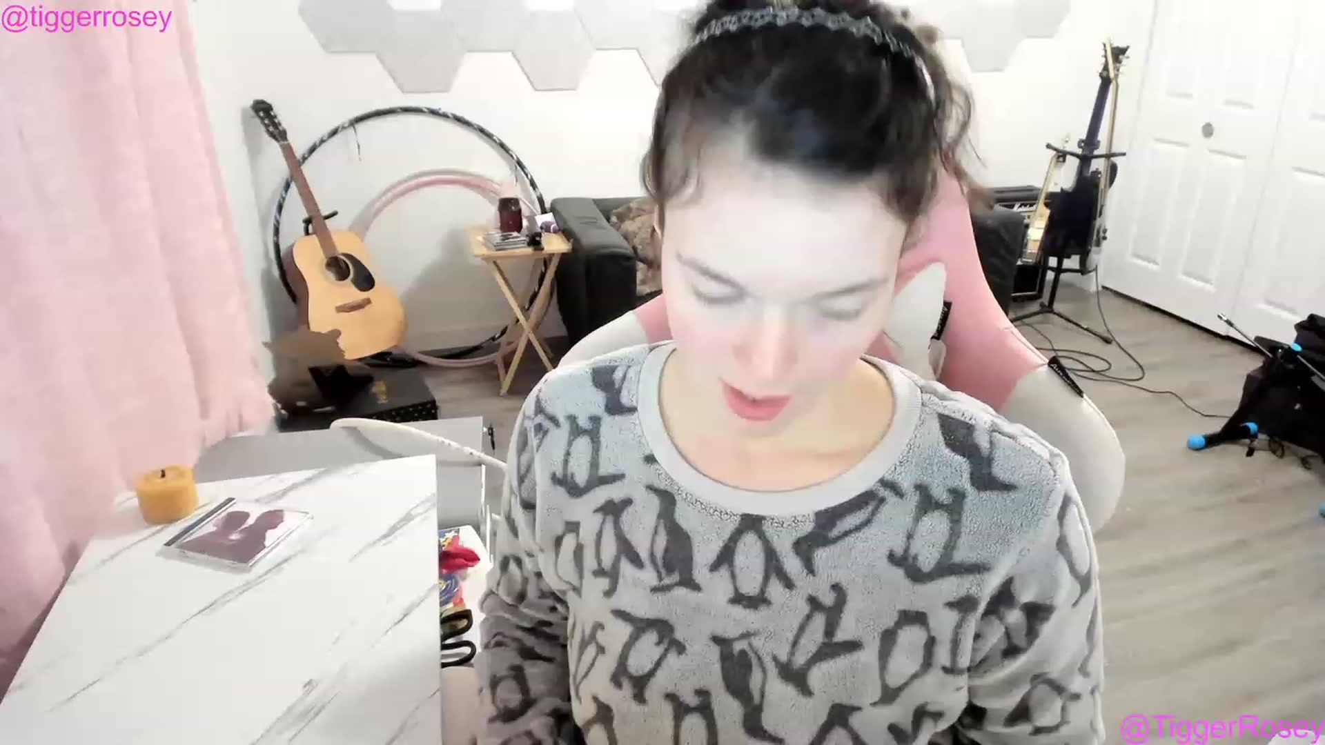Gallery image thumbnail from TiggerRosey's myfreecams stream on, 06/16/2023, 07:06 image 6 of 20