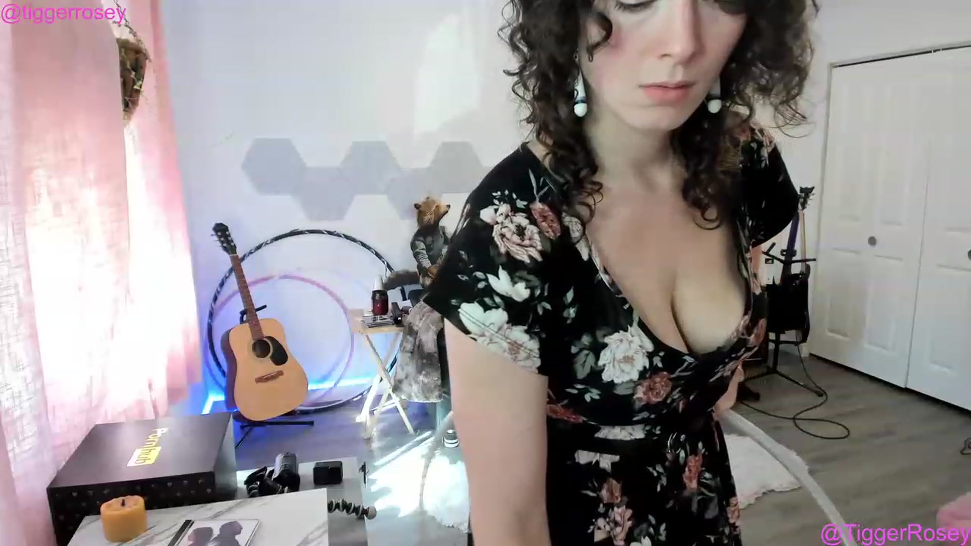 Gallery image thumbnail from TiggerRosey's myfreecams stream on, 06/28/2023, 01:05 image 14 of 20