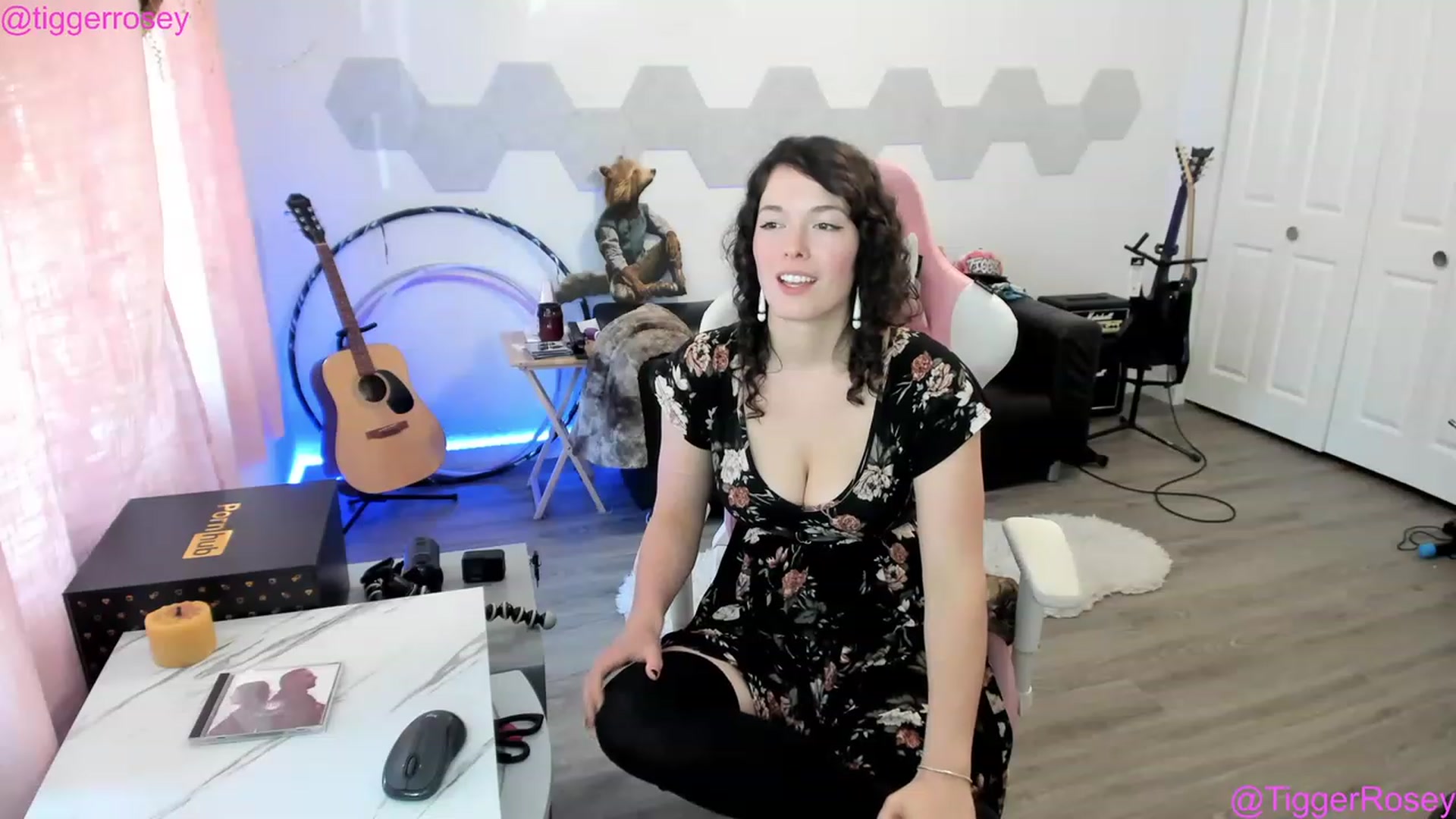 Gallery image thumbnail from TiggerRosey's myfreecams stream on, 06/28/2023, 01:05 image 5 of 20