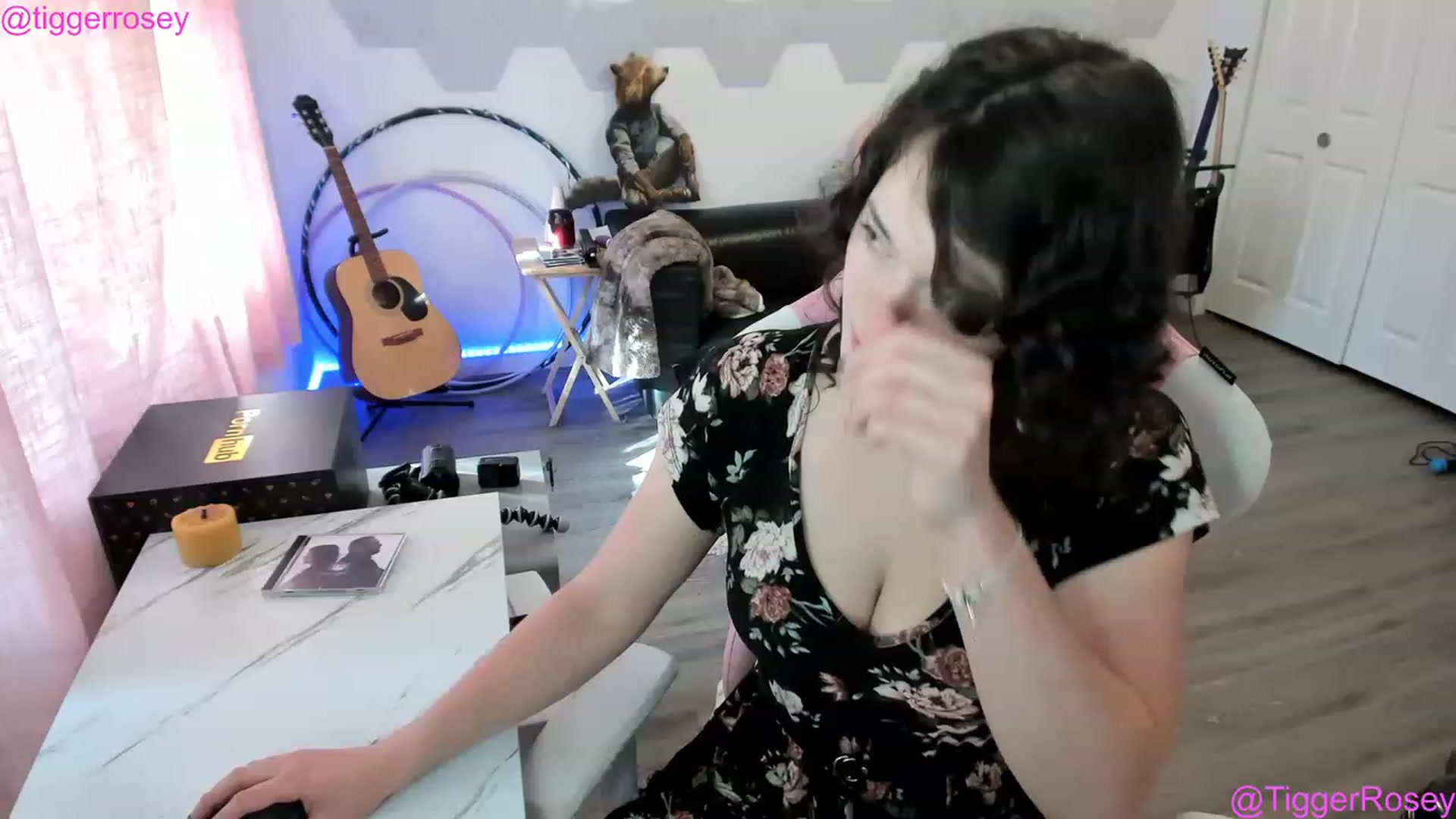 Gallery image thumbnail from TiggerRosey's myfreecams stream on, 06/28/2023, 01:08 image 8 of 20