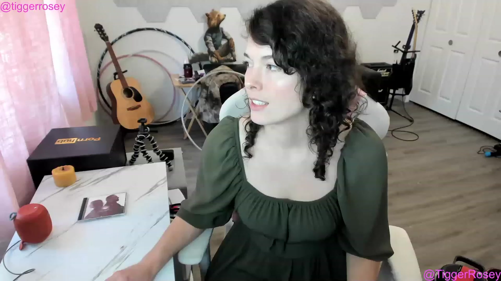 Gallery image thumbnail from TiggerRosey's myfreecams stream on, 06/30/2023, 23:10 image 14 of 20