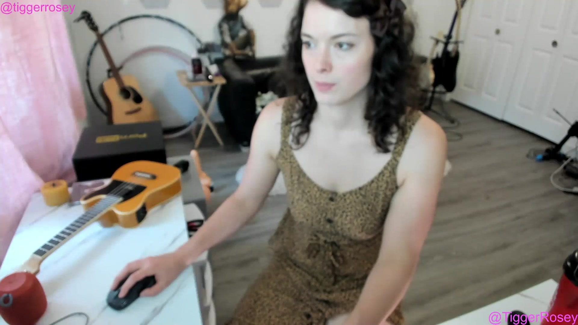Gallery image thumbnail from TiggerRosey's myfreecams stream on, 07/06/2023, 23:02 image 3 of 20