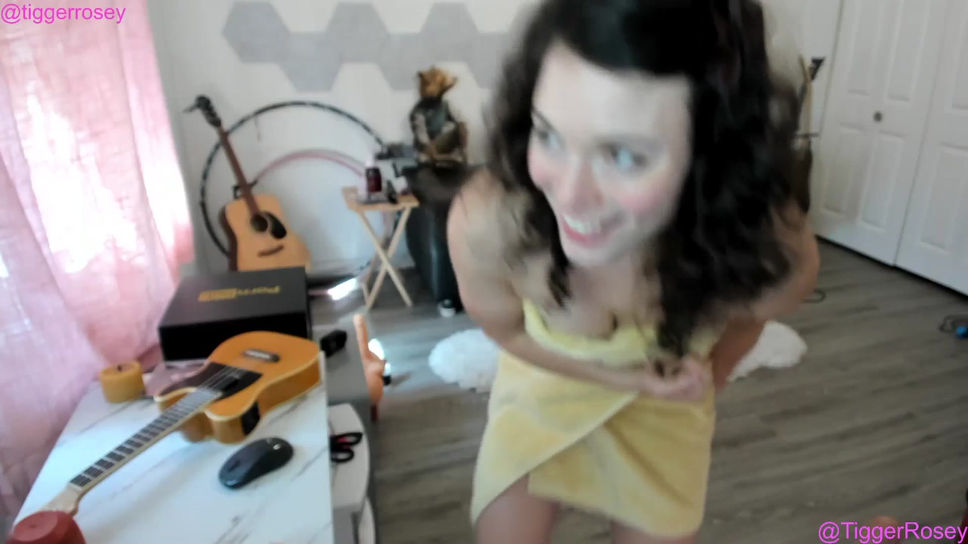 Gallery image thumbnail from TiggerRosey's myfreecams stream on, 07/07/2023, 24:04 image 13 of 20