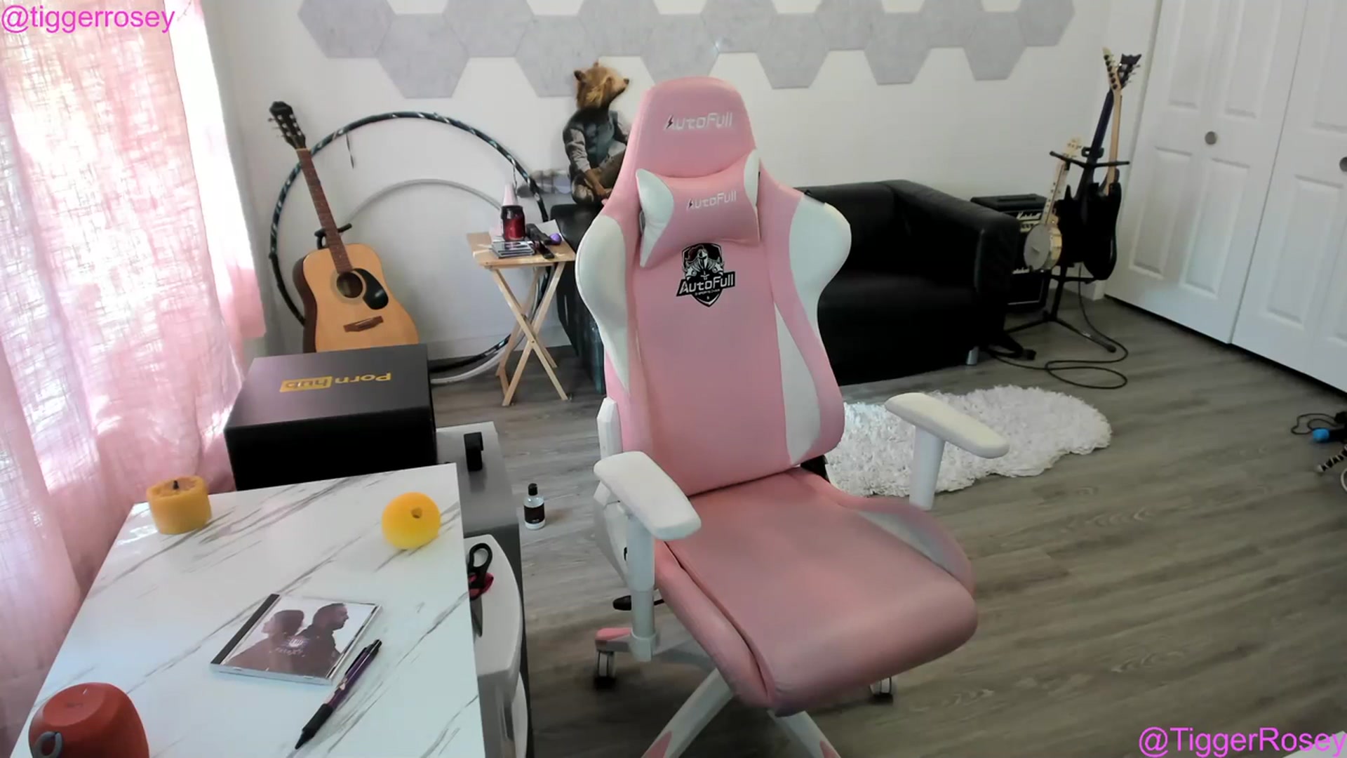 Gallery image thumbnail from TiggerRosey's myfreecams stream on, 07/13/2023, 01:12 image 17 of 20