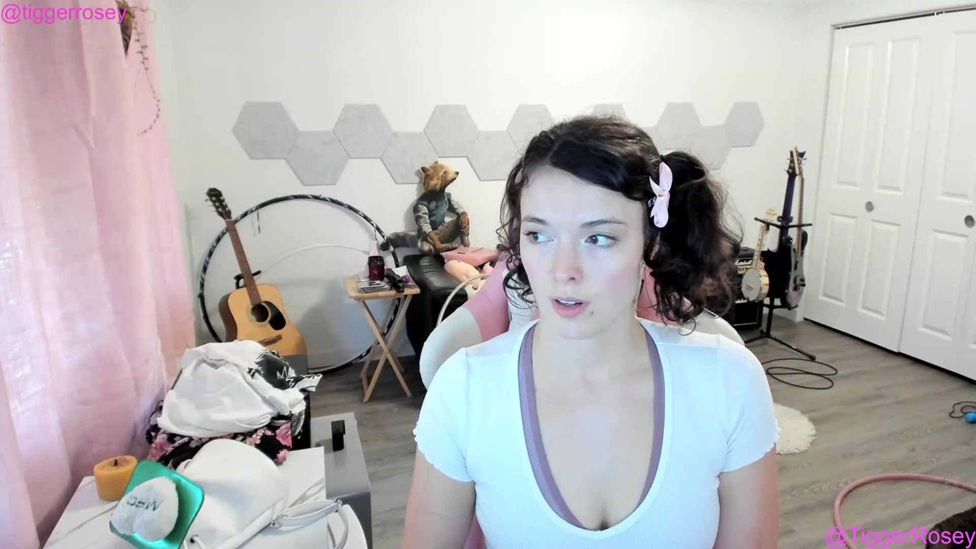 Gallery image thumbnail from TiggerRosey's myfreecams stream on, 07/16/2023, 02:22 image 10 of 20