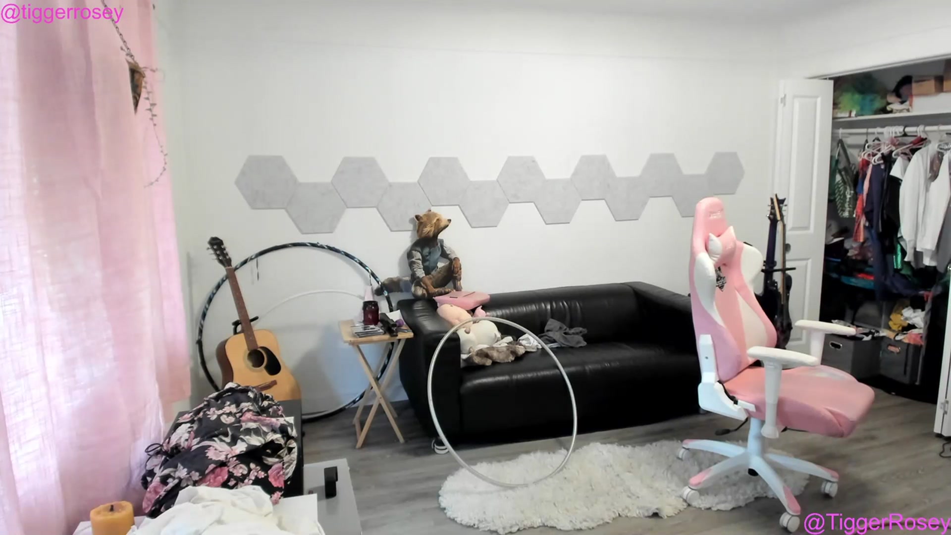 Gallery image thumbnail from TiggerRosey's myfreecams stream on, 07/16/2023, 02:22 image 1 of 20