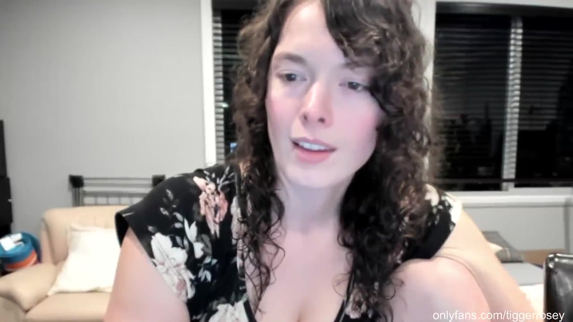 Gallery image thumbnail from TiggerRosey's myfreecams stream on, 08/08/2023, 05:25 image 3 of 20