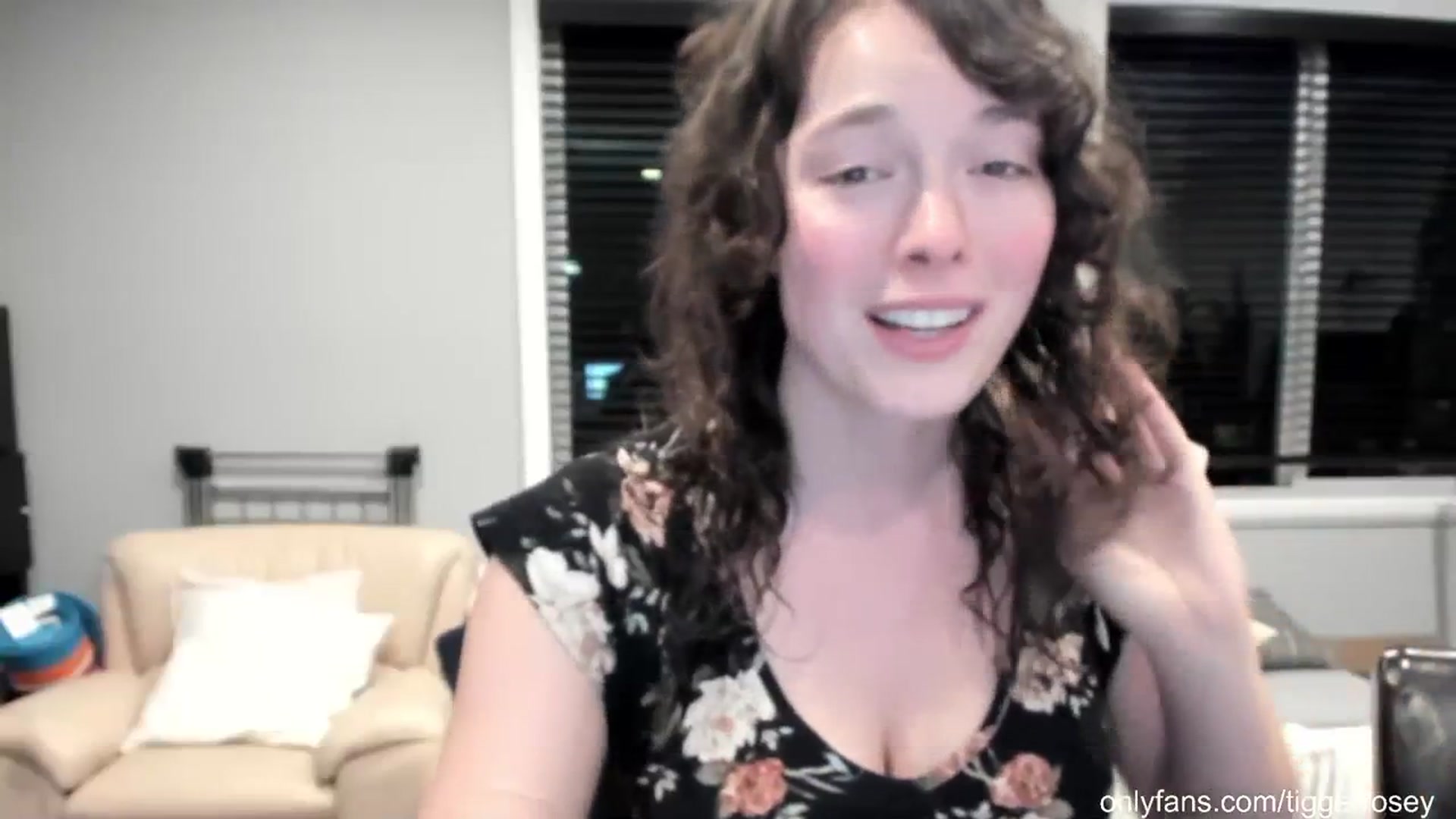 Gallery image thumbnail from TiggerRosey's myfreecams stream on, 08/08/2023, 05:25 image 2 of 20