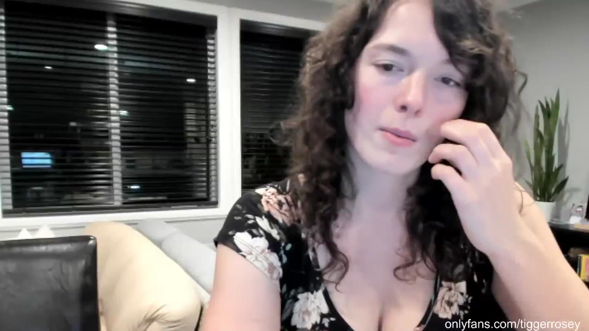 Gallery image thumbnail from TiggerRosey's myfreecams stream on, 08/08/2023, 06:38 image 2 of 20