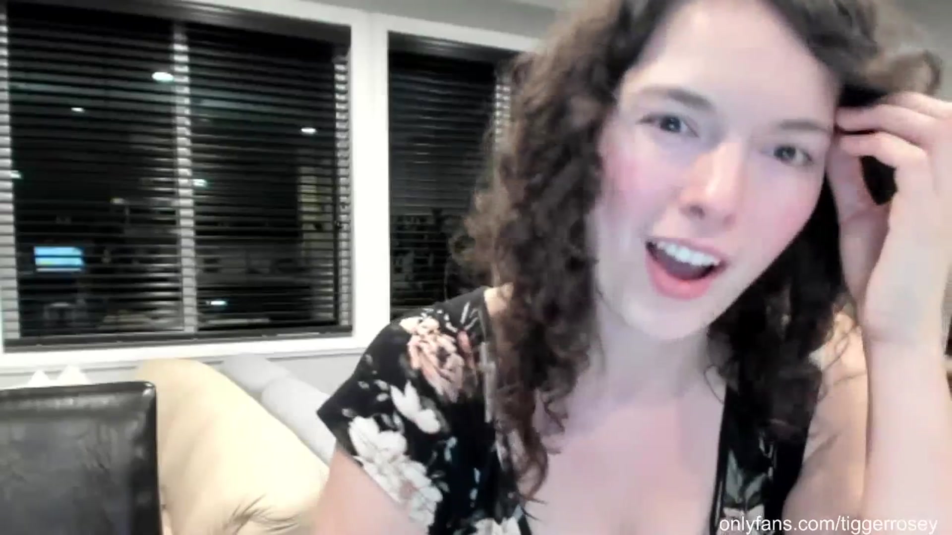 Gallery image thumbnail from TiggerRosey's myfreecams stream on, 08/08/2023, 06:38 image 10 of 20