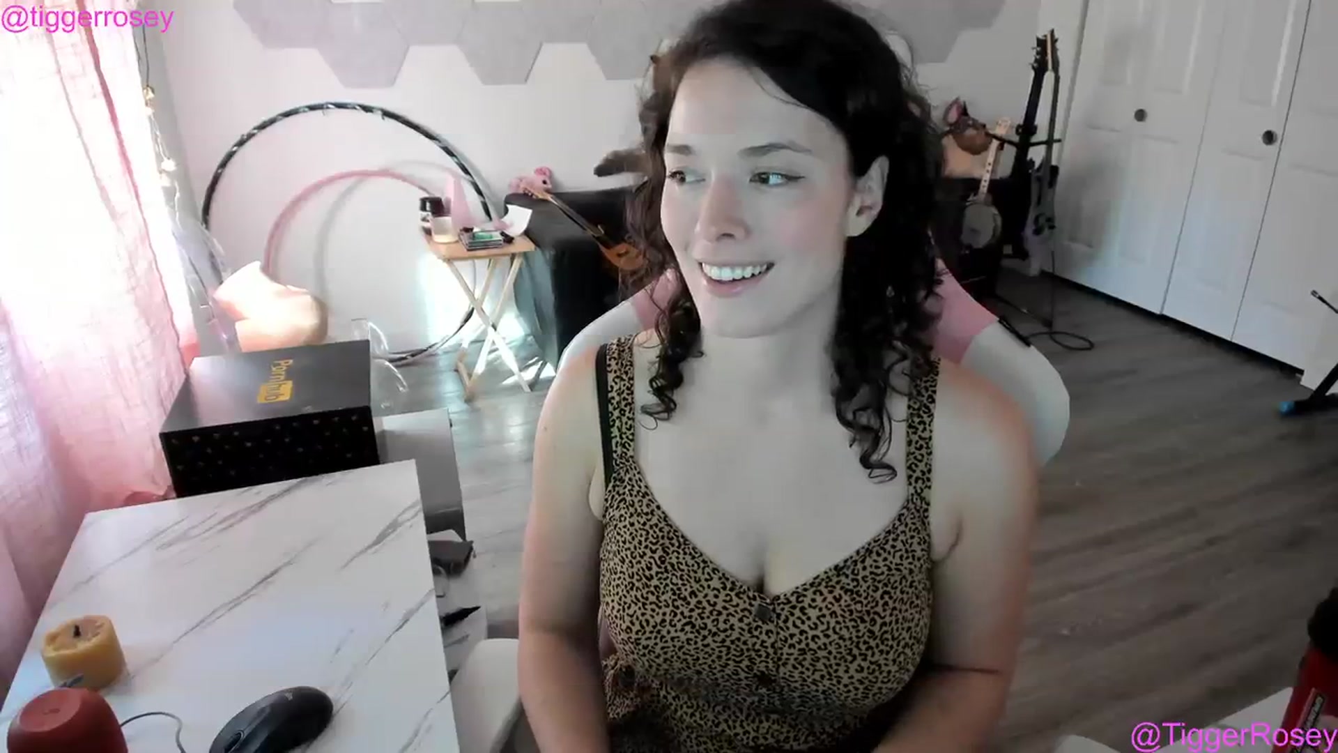 Gallery image thumbnail from TiggerRosey's myfreecams stream on, 08/17/2023, 24:15 image 5 of 20