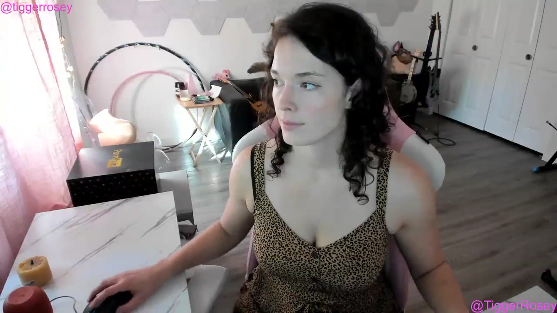 Gallery image thumbnail from TiggerRosey's myfreecams stream on, 08/17/2023, 24:15 image 6 of 20