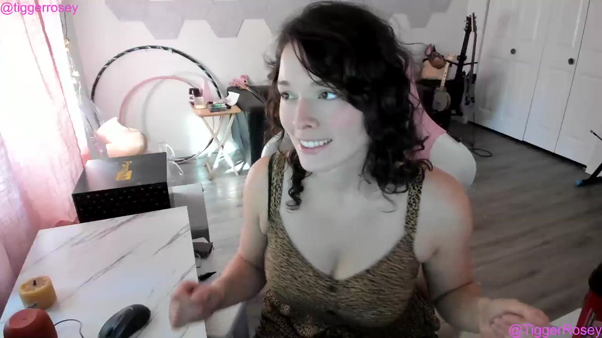 Gallery image thumbnail from TiggerRosey's myfreecams stream on, 08/17/2023, 24:15 image 4 of 20