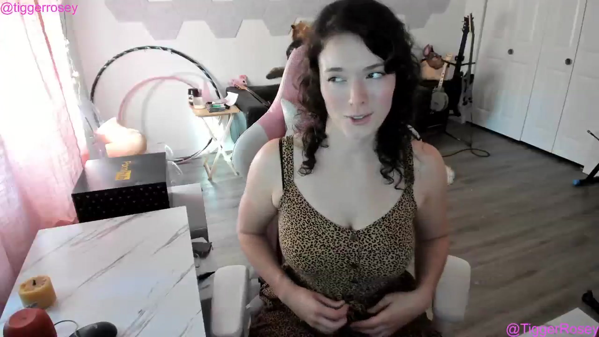Gallery image thumbnail from TiggerRosey's myfreecams stream on, 08/17/2023, 24:15 image 12 of 20