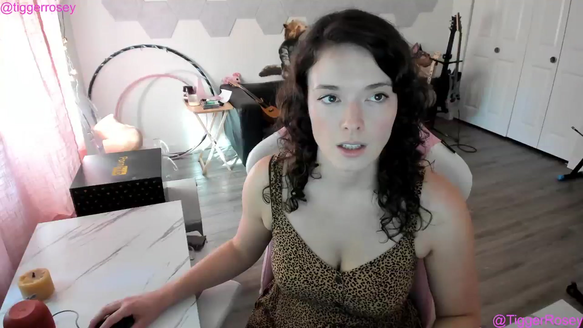 Gallery image thumbnail from TiggerRosey's myfreecams stream on, 08/17/2023, 24:15 image 7 of 20