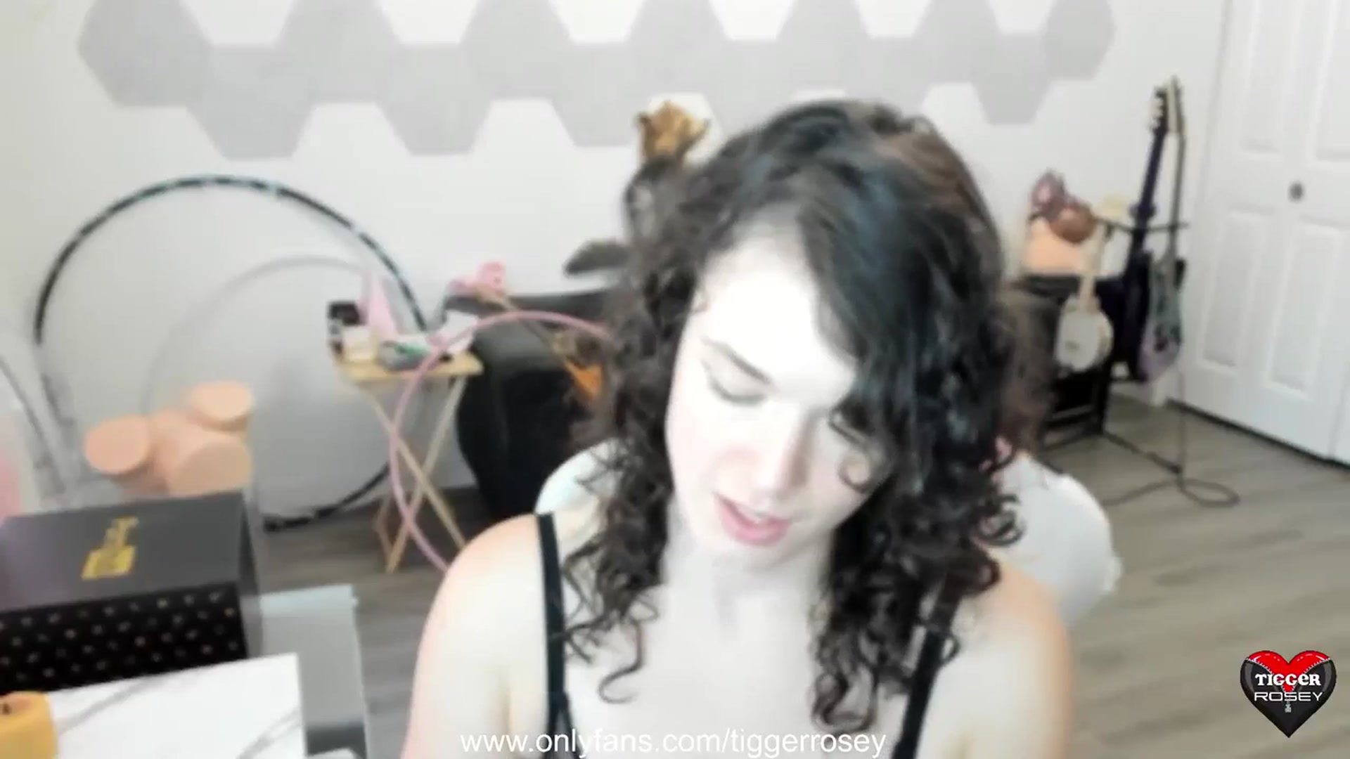 Gallery image thumbnail from TiggerRosey's myfreecams stream on, 08/18/2023, 22:42 image 10 of 20