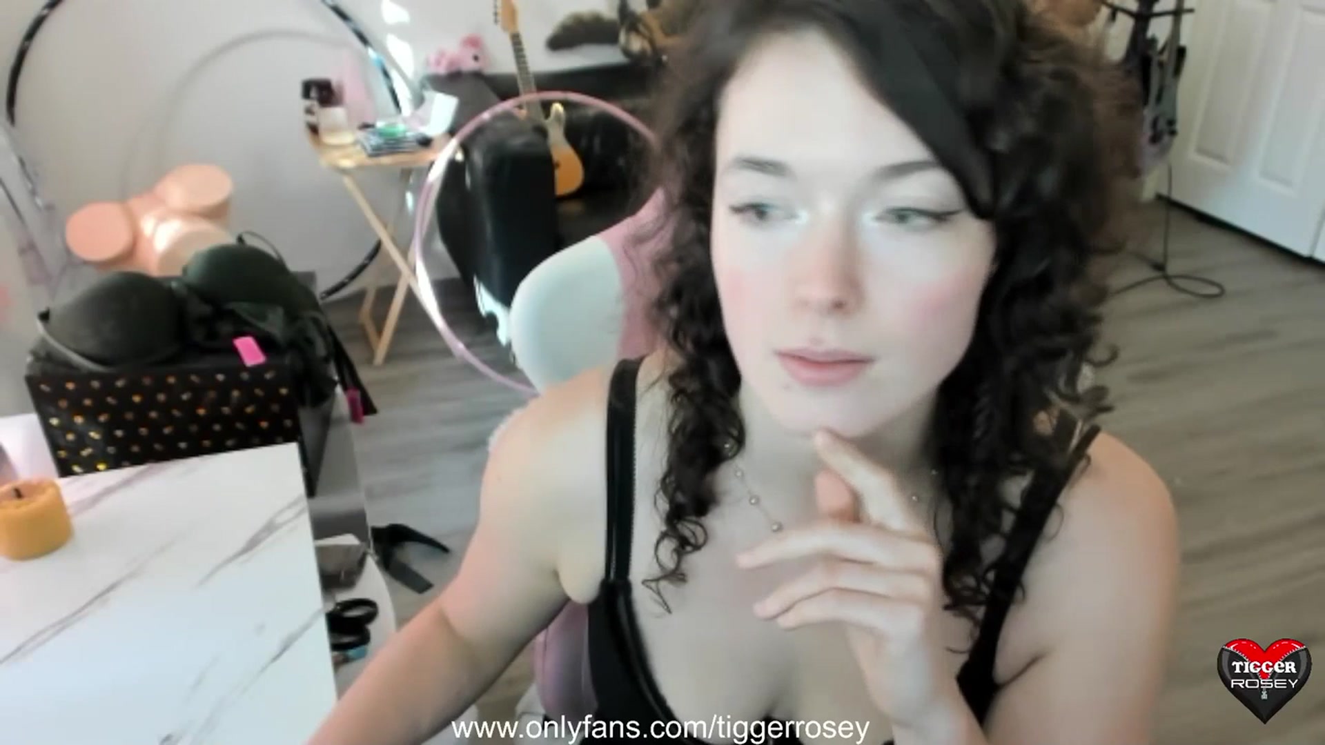 Gallery image thumbnail from TiggerRosey's myfreecams stream on, 08/22/2023, 01:46 image 8 of 20