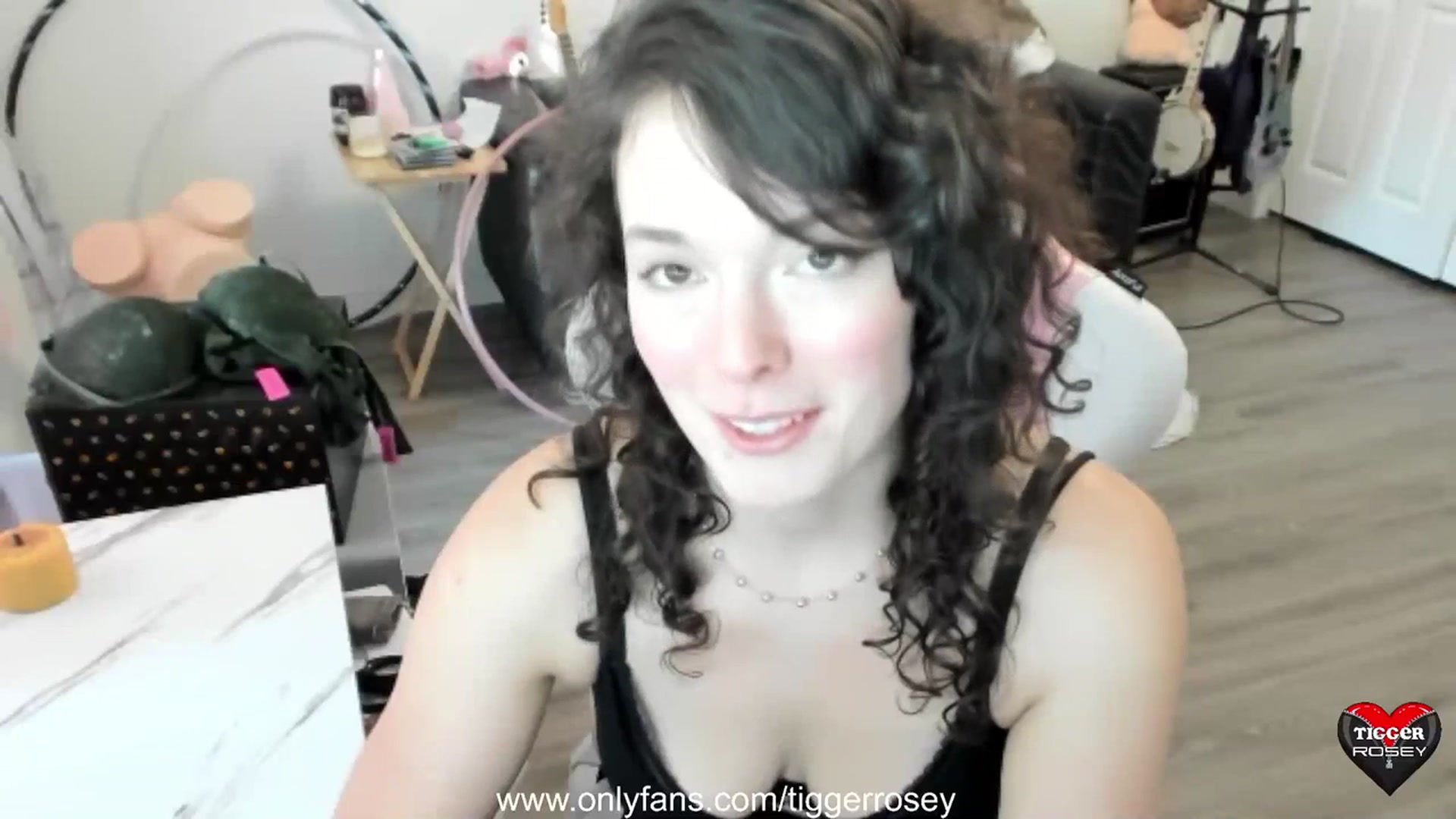 Gallery image thumbnail from TiggerRosey's myfreecams stream on, 08/22/2023, 01:46 image 15 of 20
