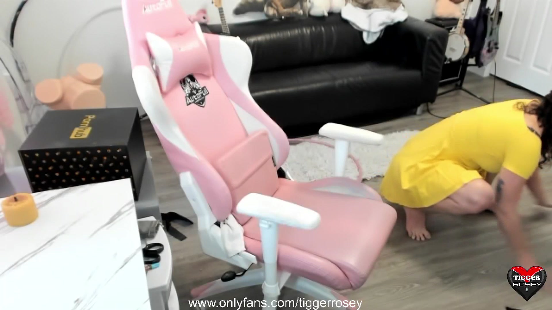 Gallery image thumbnail from TiggerRosey's myfreecams stream on, 08/22/2023, 19:04 image 5 of 20