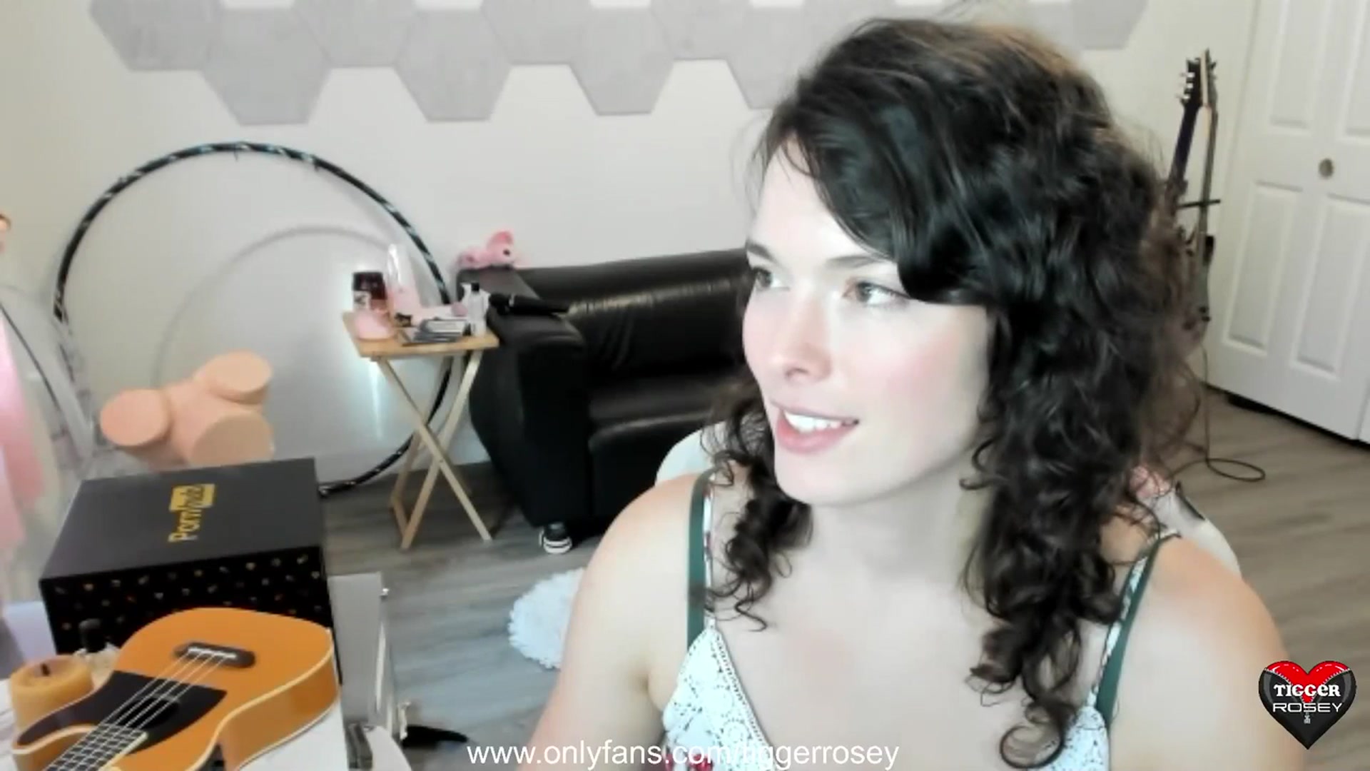 Gallery image thumbnail from TiggerRosey's myfreecams stream on, 08/26/2023, 24:55 image 12 of 20