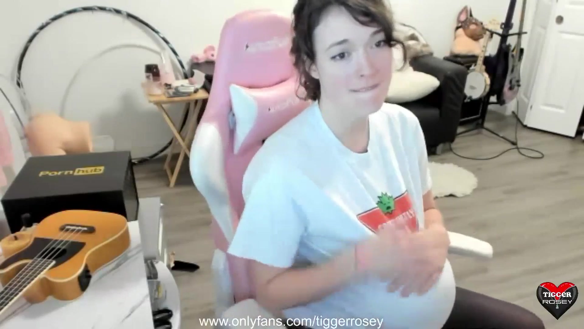 Gallery image thumbnail from TiggerRosey's myfreecams stream on, 08/28/2023, 03:15 image 12 of 20